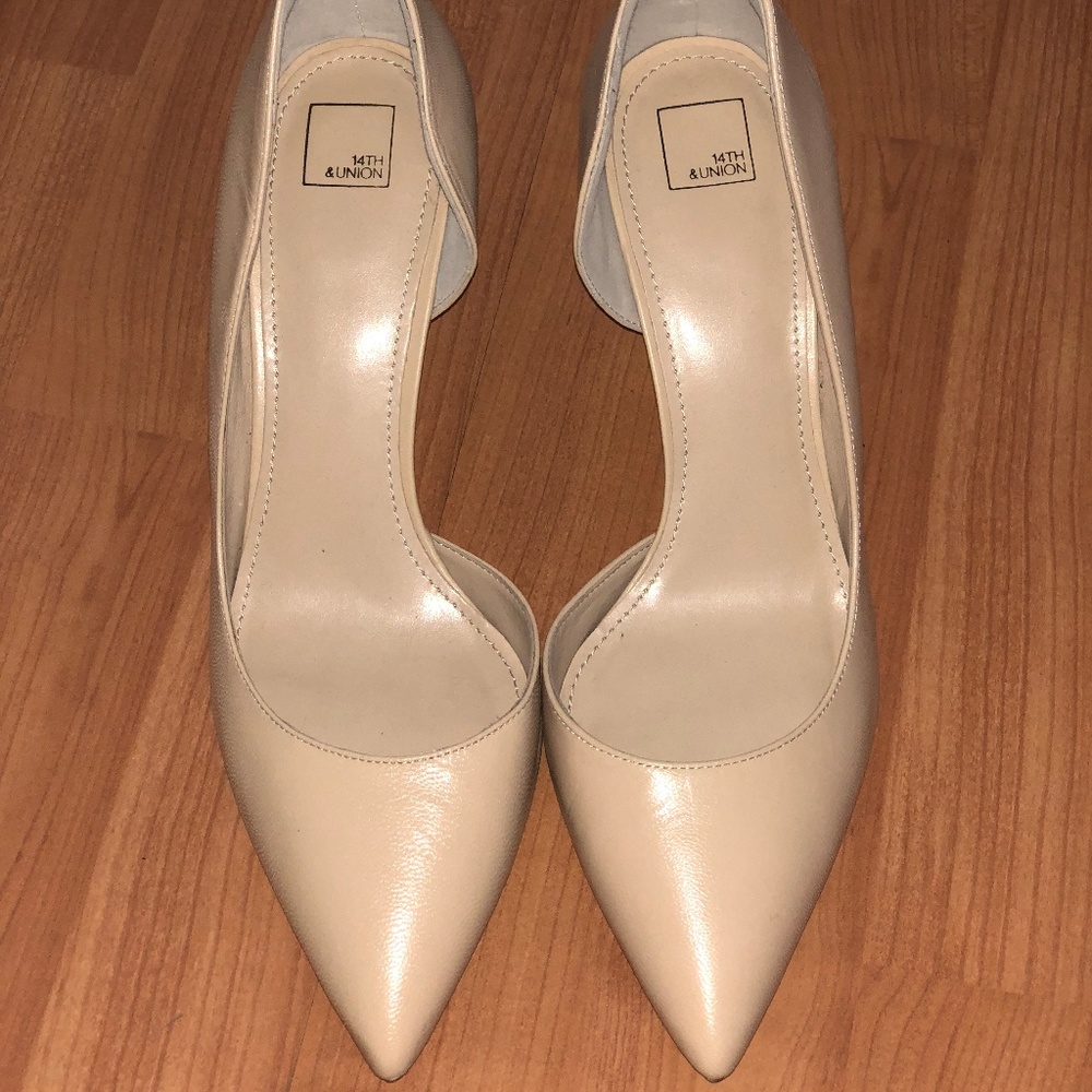 Nude Pointy Pumps
